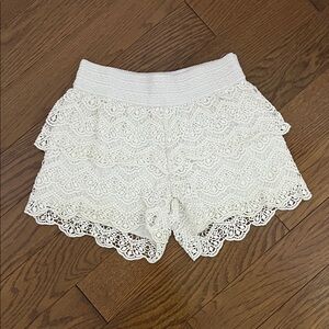 Elegant Lace Girls Shorts - Cream